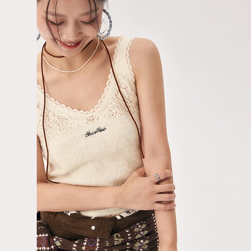 【50】CHUU字母刺绣设计蕾丝拼接镂空百搭无袖背心吊带FHSB002Z