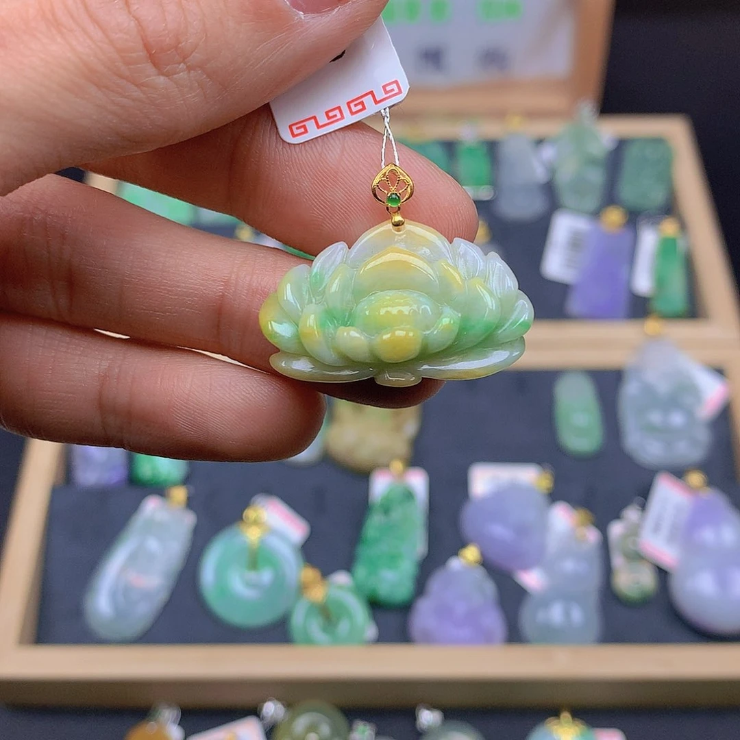 翡翠颈饰18K金镶嵌翡翠