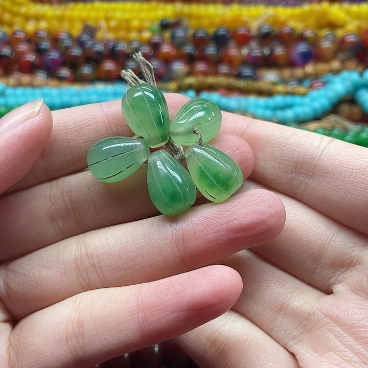 玛瑙/玉髓未镶嵌玛瑙项链。手链珠子