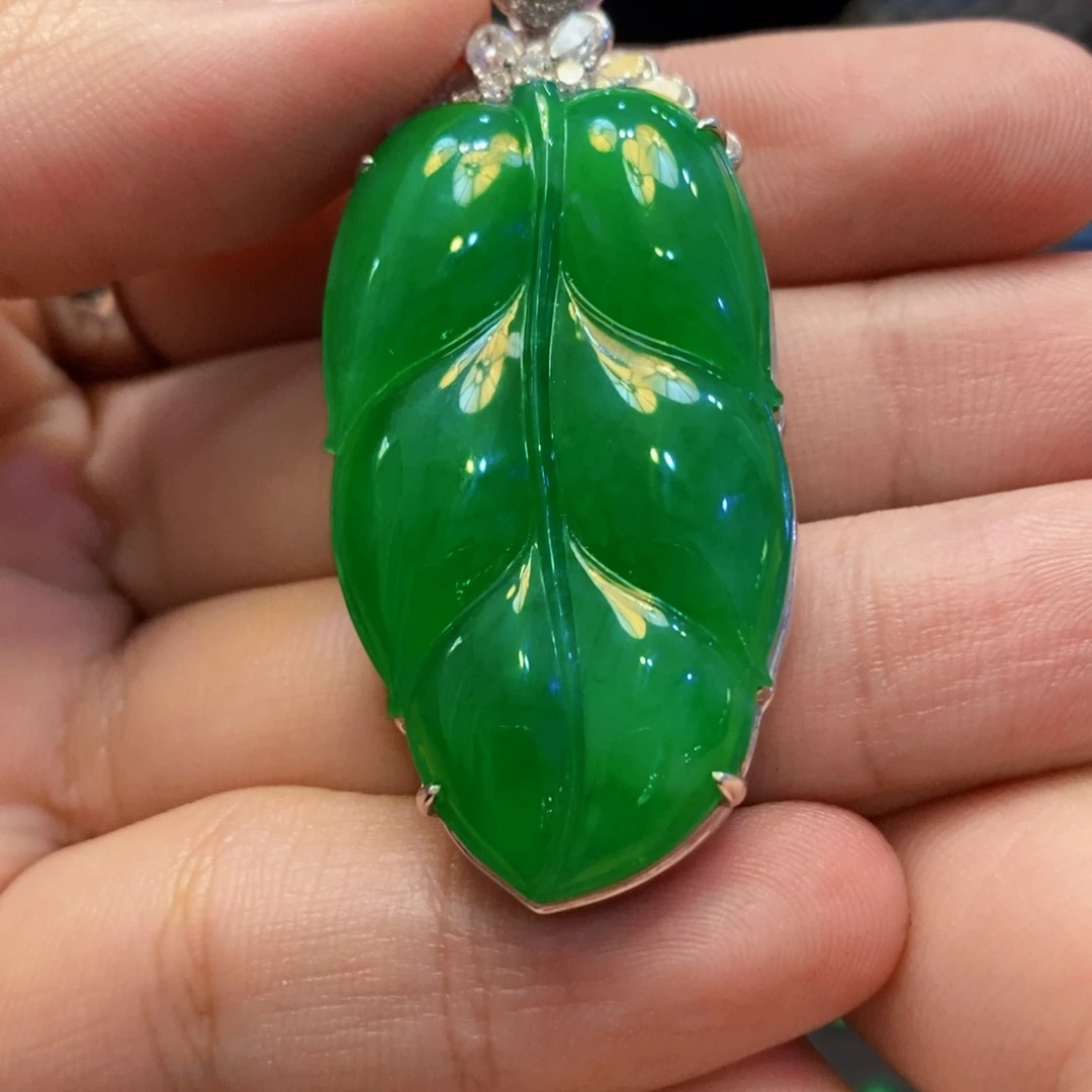 翡翠颈饰18K金镶嵌树叶