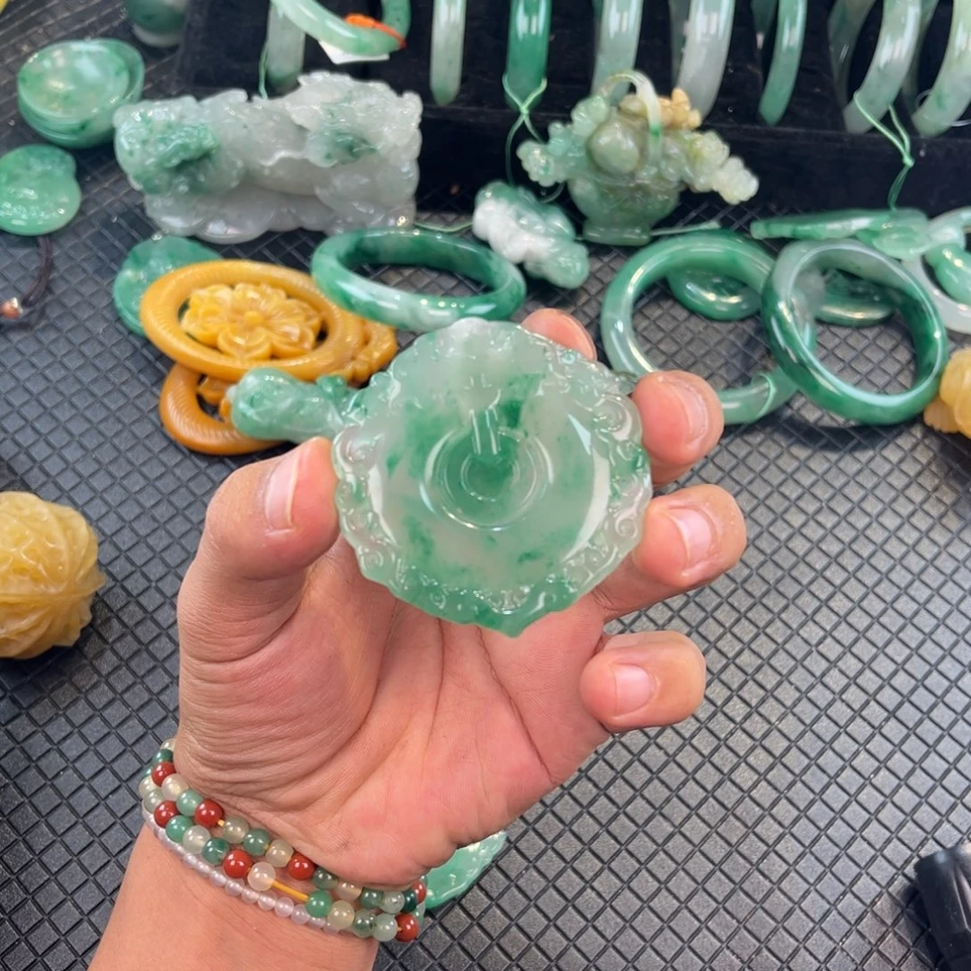 未镶嵌天然非洲翠非洲翠石英质玉（非洲翠）