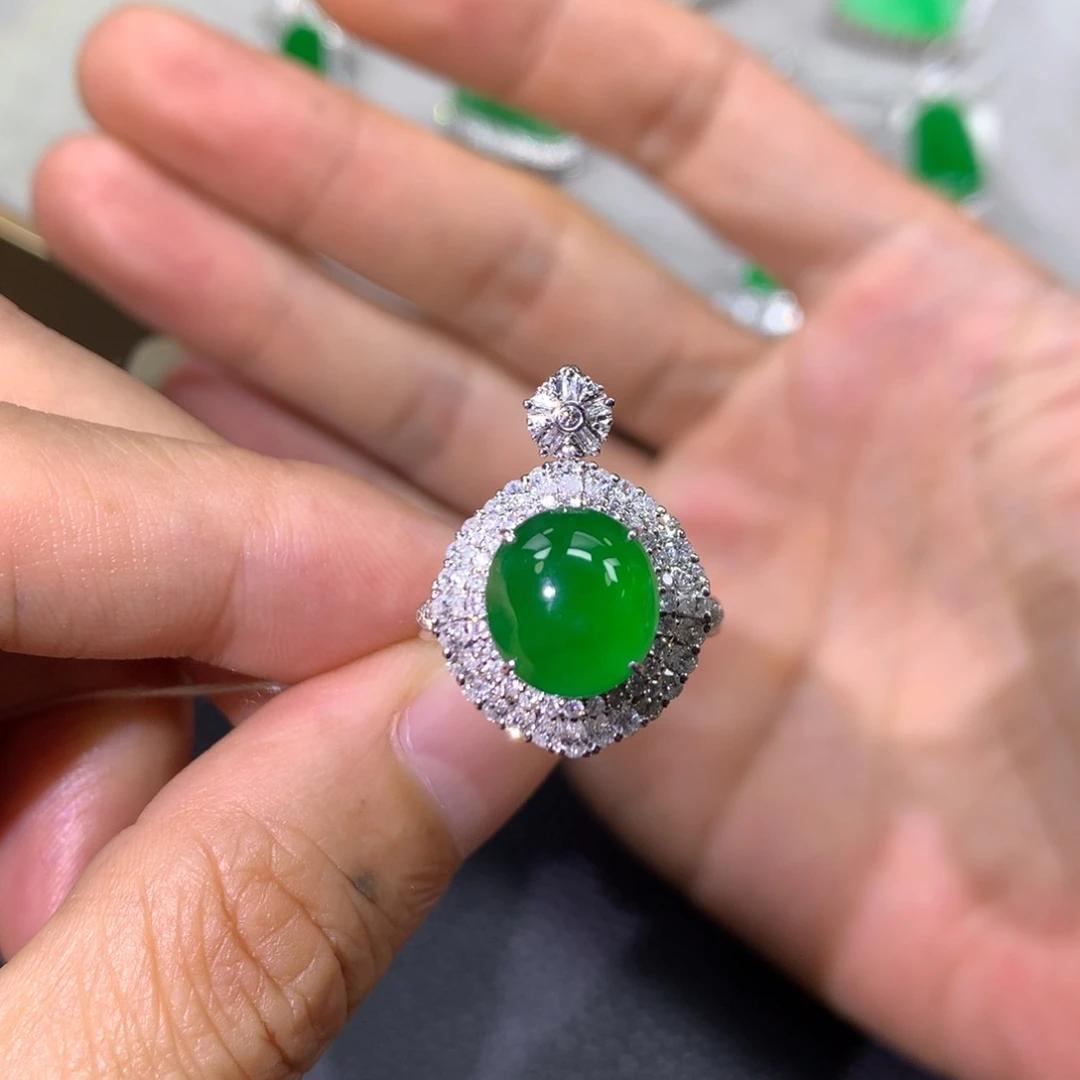 翡翠戒指18K金镶嵌翡翠