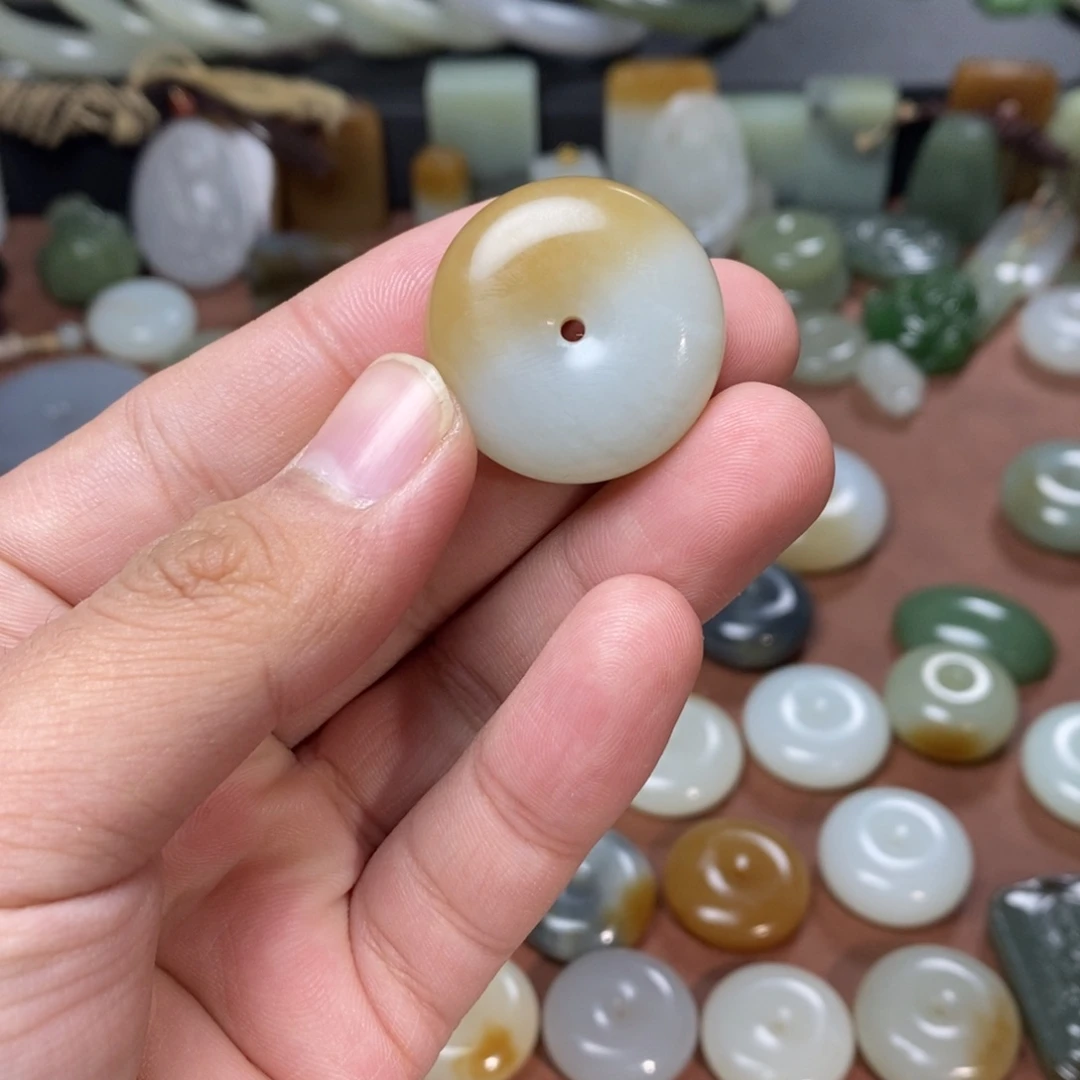 和田玉吊坠(不含链)未镶嵌浅***心