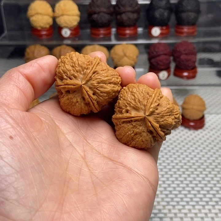 文玩核桃把件53密石三棱