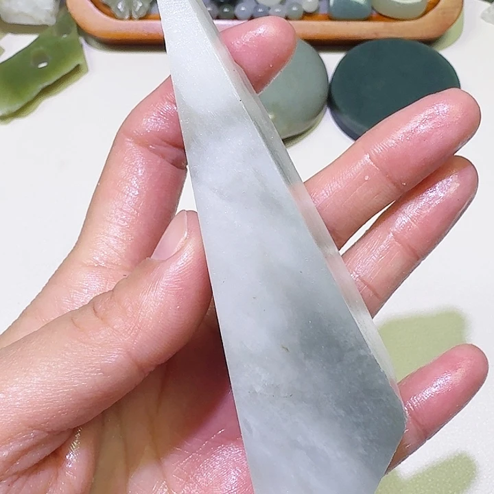 和田玉未镶嵌车挂