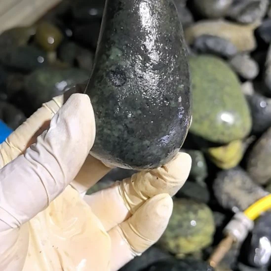 默***陌藏玉药王石原石一个摆件