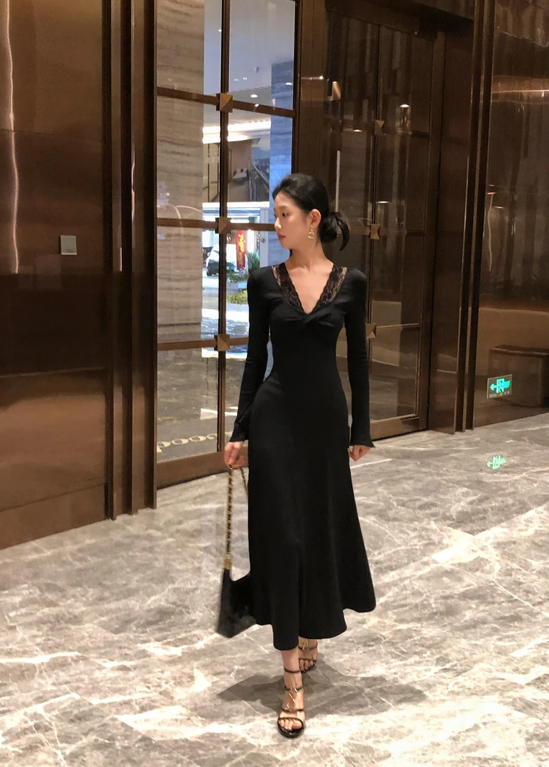 长裙V领纯欲风显瘦蕾丝修身连衣裙针织小黑裙