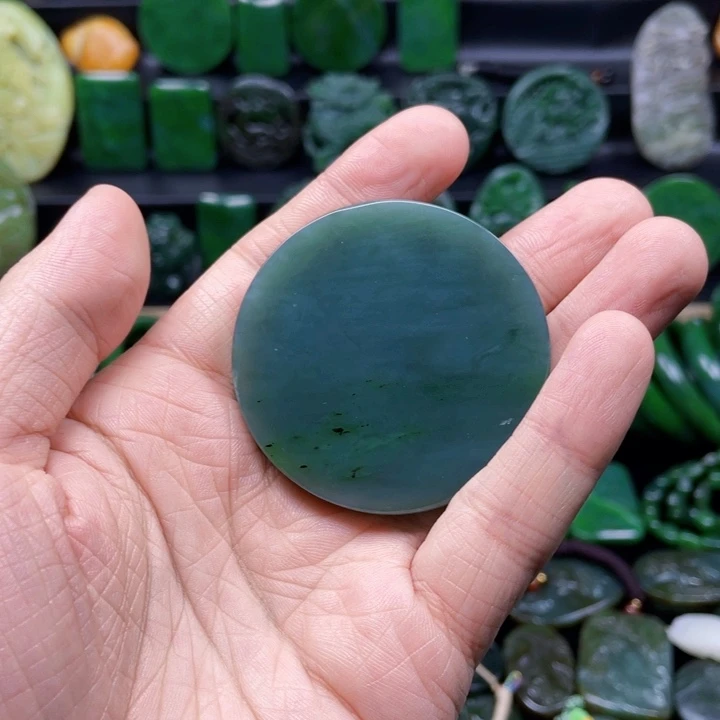 和田玉未镶嵌珠宝奇石