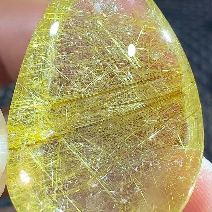 未镶嵌颈饰水晶喷*酱