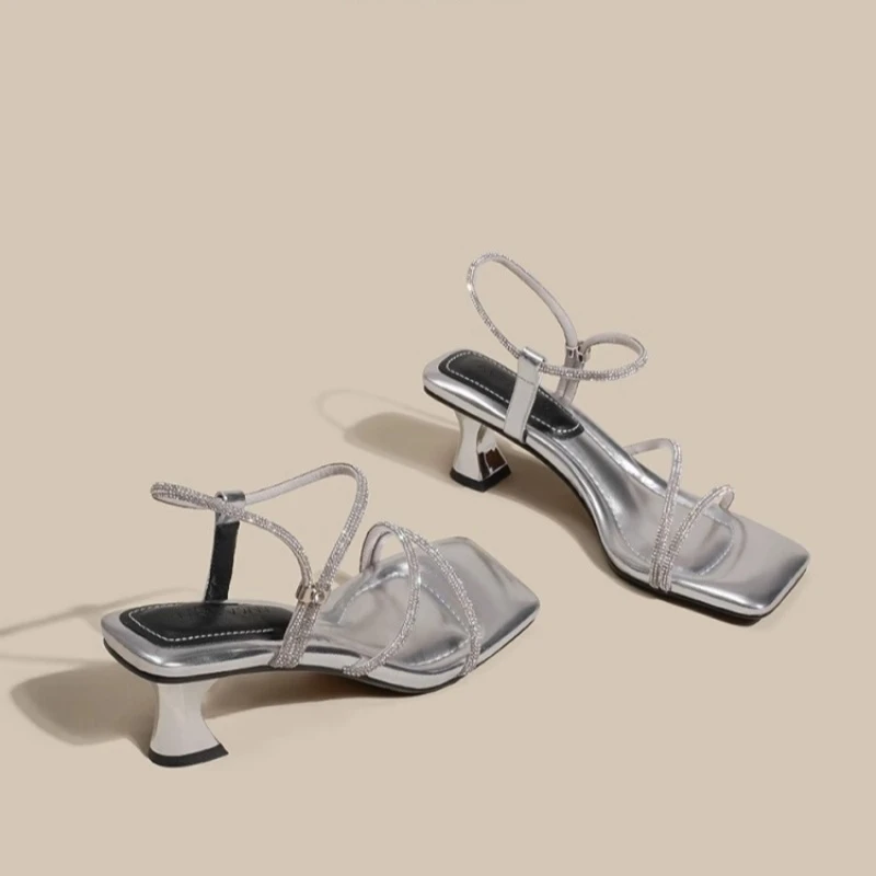 原创韩版银色水钻凉鞋女夏季外穿一字带方头凉拖粗跟法式高跟鞋女