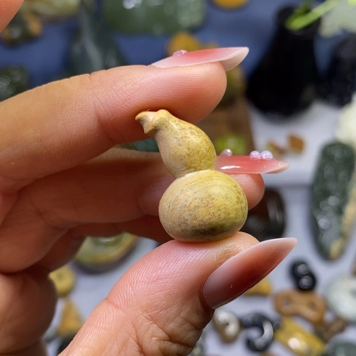 岫岩河磨玉（透闪石质玉）未镶嵌挂件
