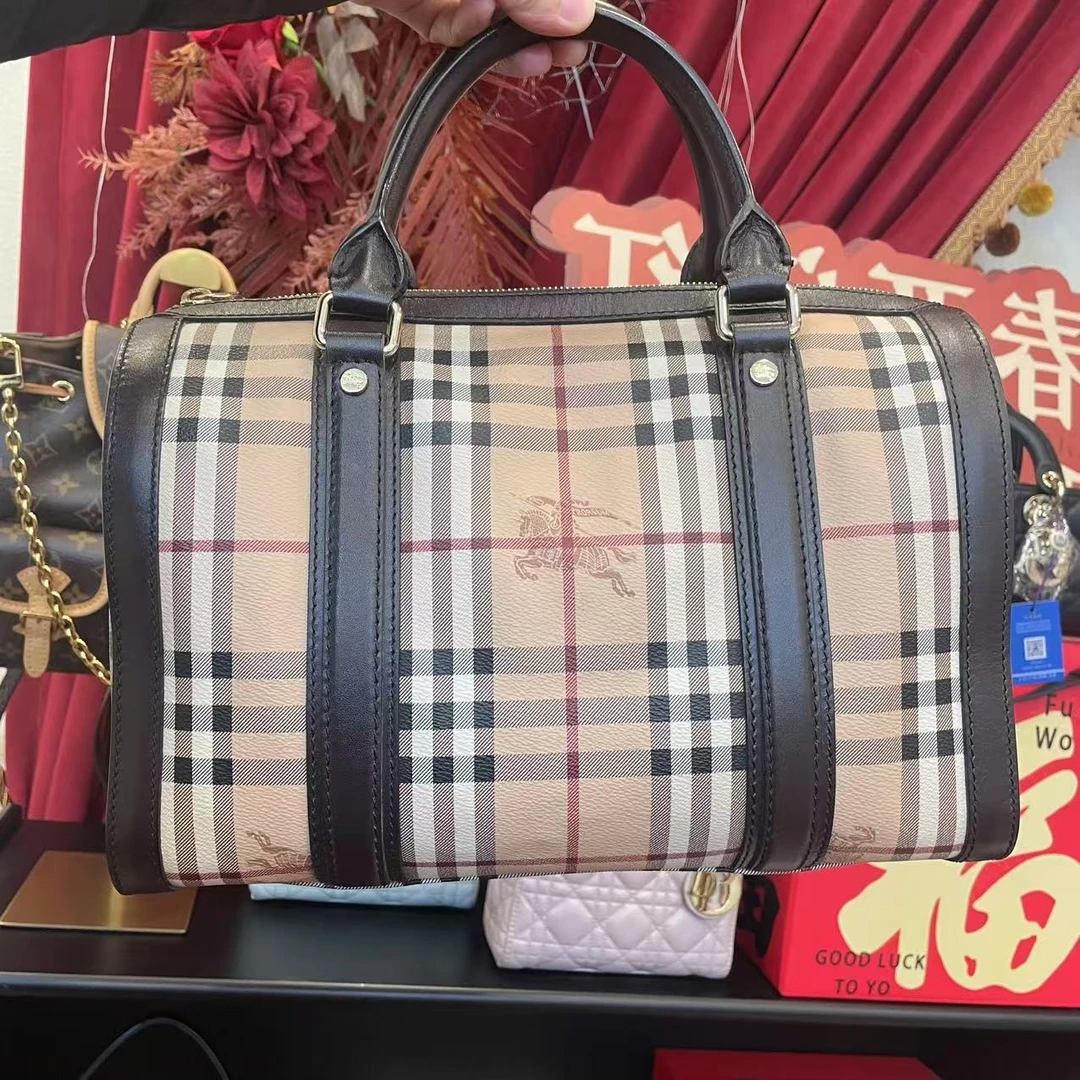 95新 BURBERRY/博柏利 波士顿战马格纹牛皮单肩包/72793201