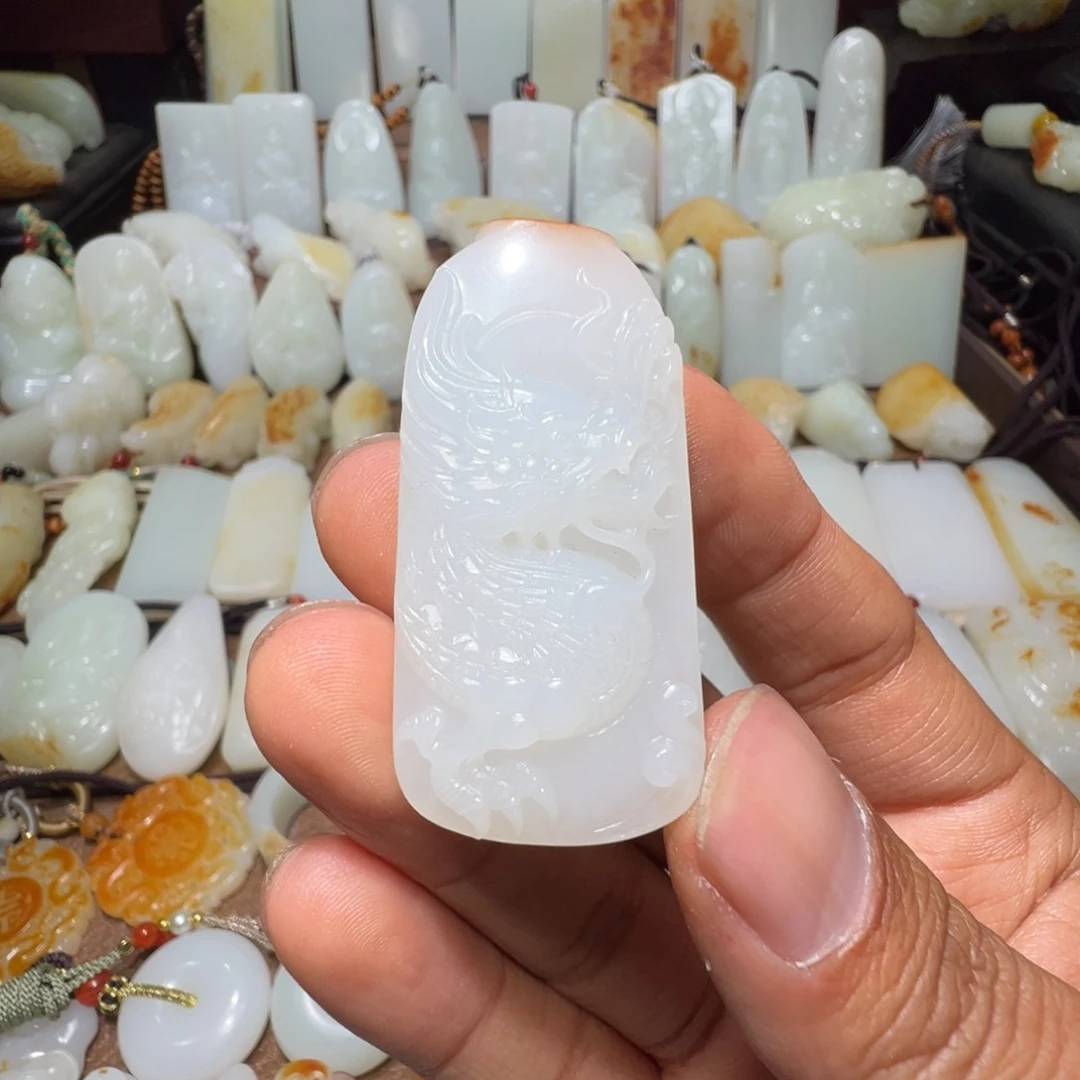 和田玉吊坠(不含链)未镶嵌我***呀