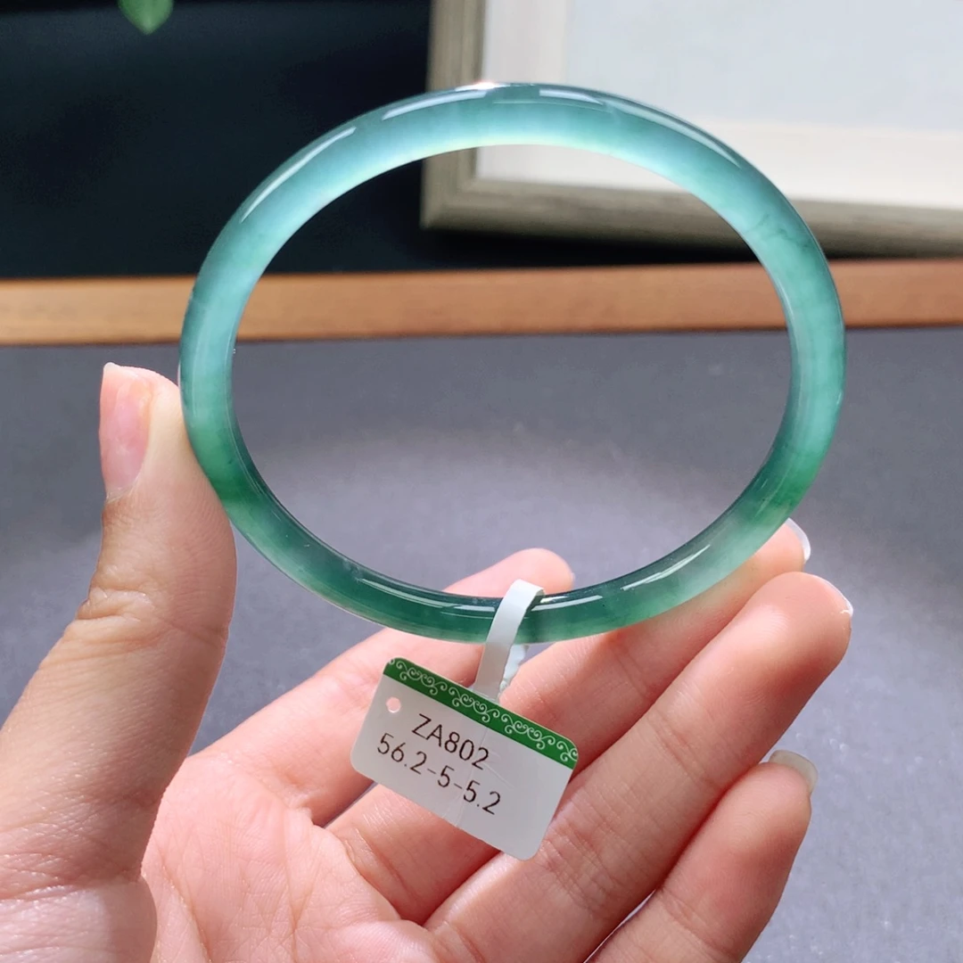 翡翠手镯未镶嵌天然翡翠手镯