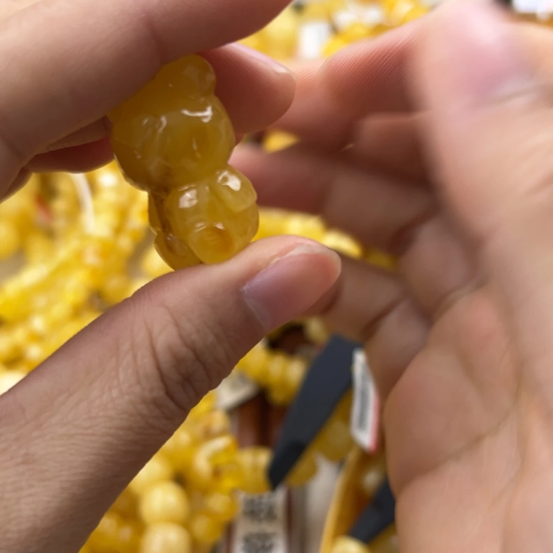 琥珀珠宝奇石未镶嵌