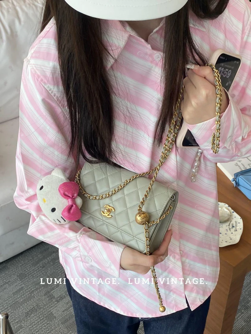 95新 Chanel/香奈儿 灰绿色羊皮金球woc单肩包25573344