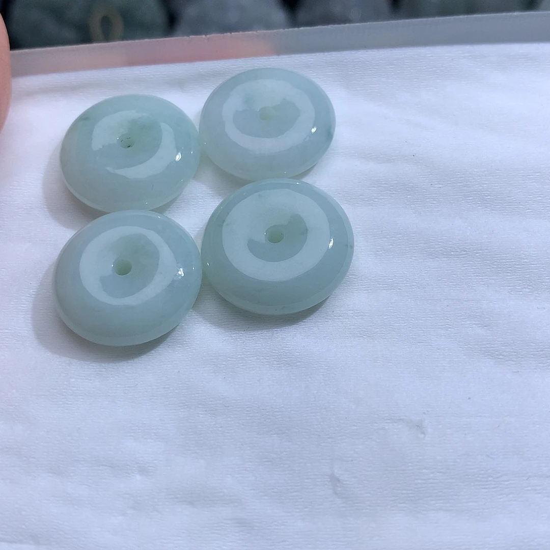 翡翠未镶嵌颈饰，多样性发其一！