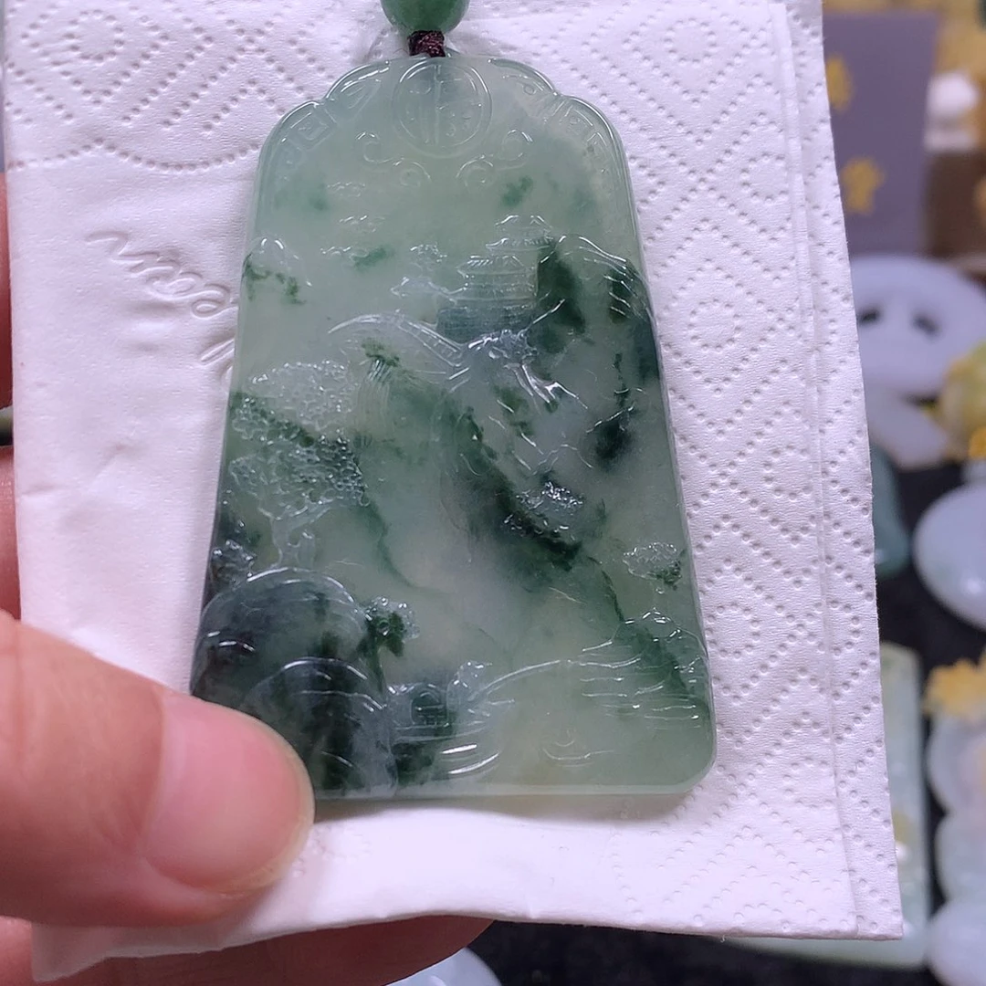 翡翠未镶嵌挂件浅浮雕山水牌