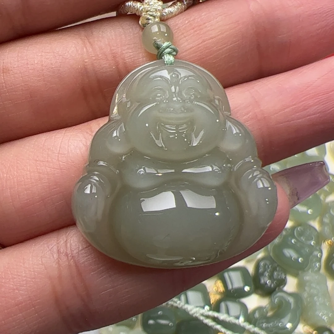 和田玉颈饰未镶嵌美**?