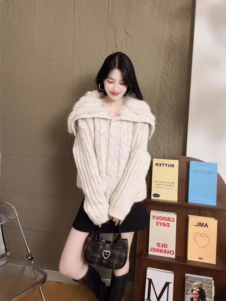 「张心丽专属」海军领毛毛拼接短款麻花针织开衫毛衣显瘦轻奢女外套