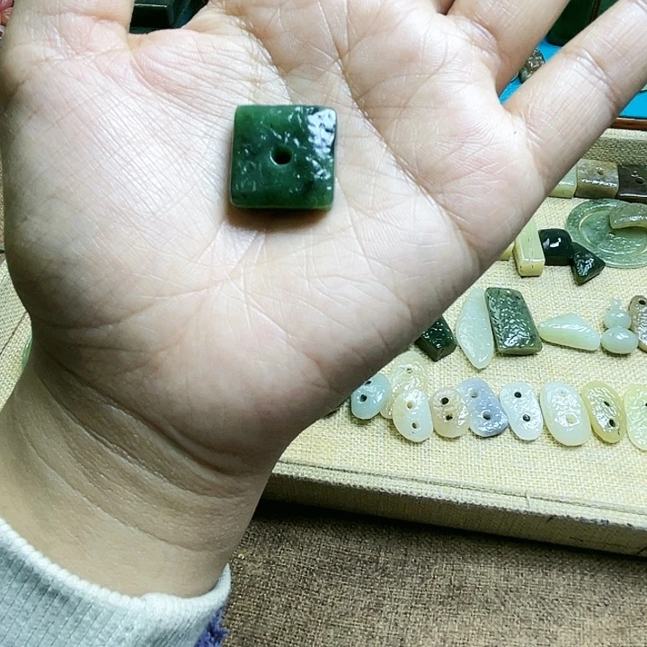 和田玉未镶嵌吊坠七***籽17