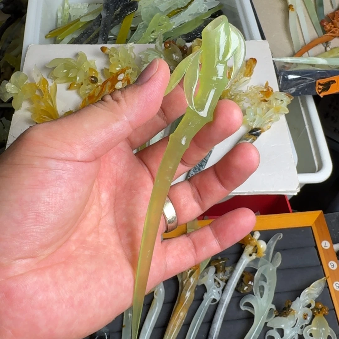 蛇纹石玉未镶嵌发饰