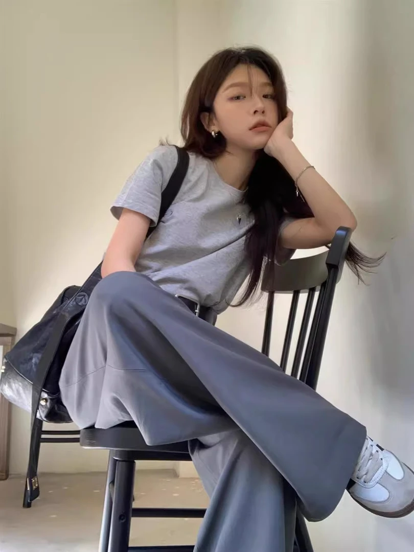 今年流行的女装搭配正肩纯色t恤女短袖设计小众修身纯棉圆领上衣