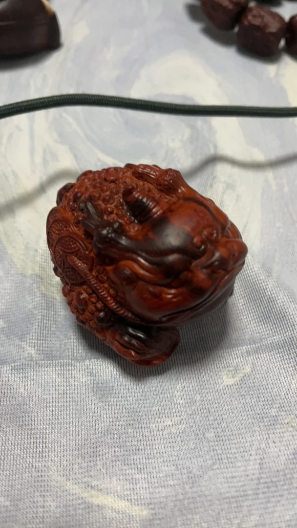 小叶紫檀金蟾萌宠