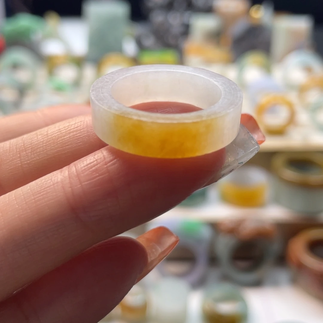 定制翡翠未镶嵌戒指