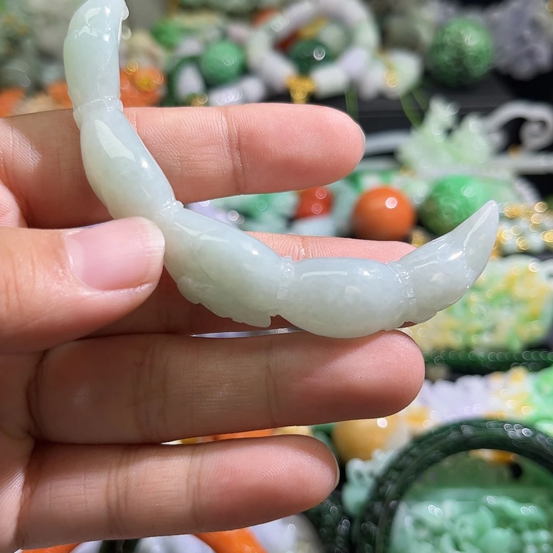 翡翠未镶嵌颈饰待编织