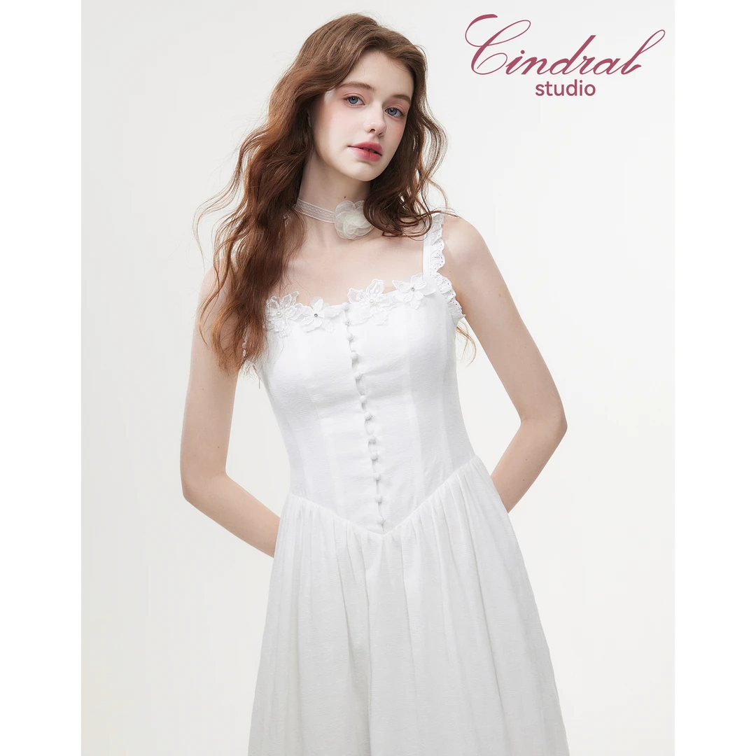 【熙地品牌】夏季白色初恋感蕾丝花边洋气度假风连衣裙 C85XD0137W