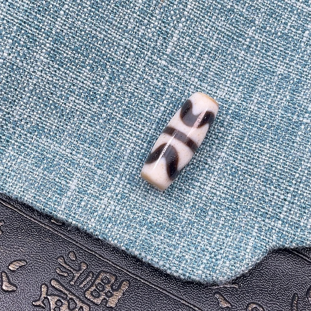 精品手工小尺寸黑白台工台珠双虎牙天珠玛瑙吊坠配饰时尚文玩饰品