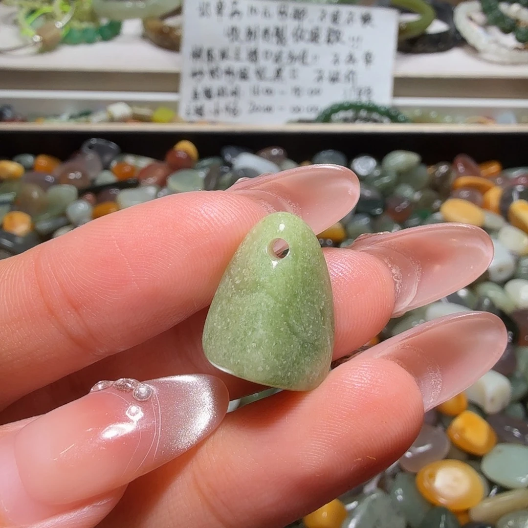 和田玉未镶嵌珠宝奇石