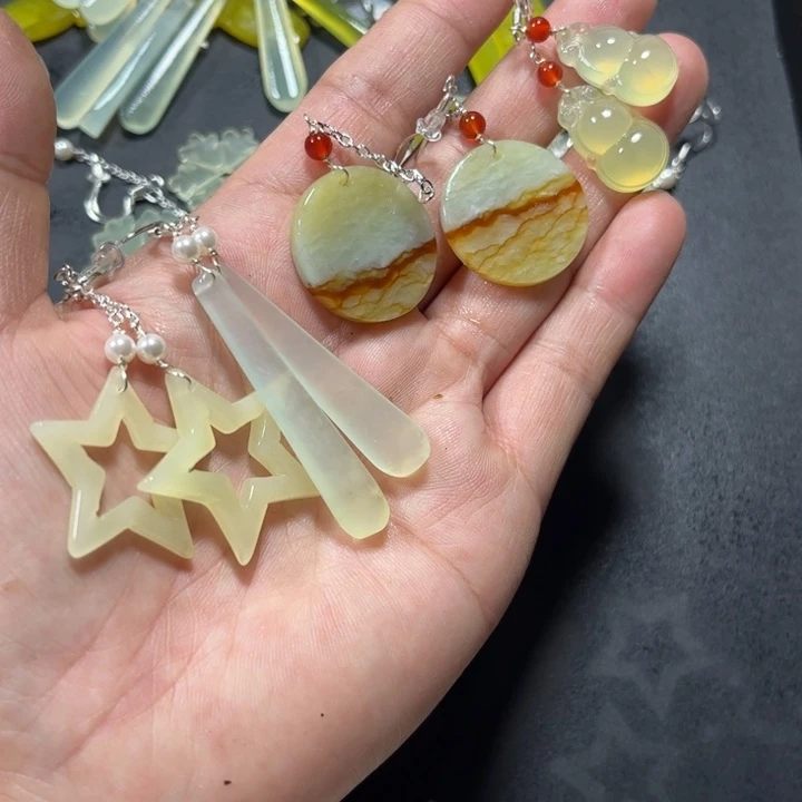 蛇纹石玉合金耳饰