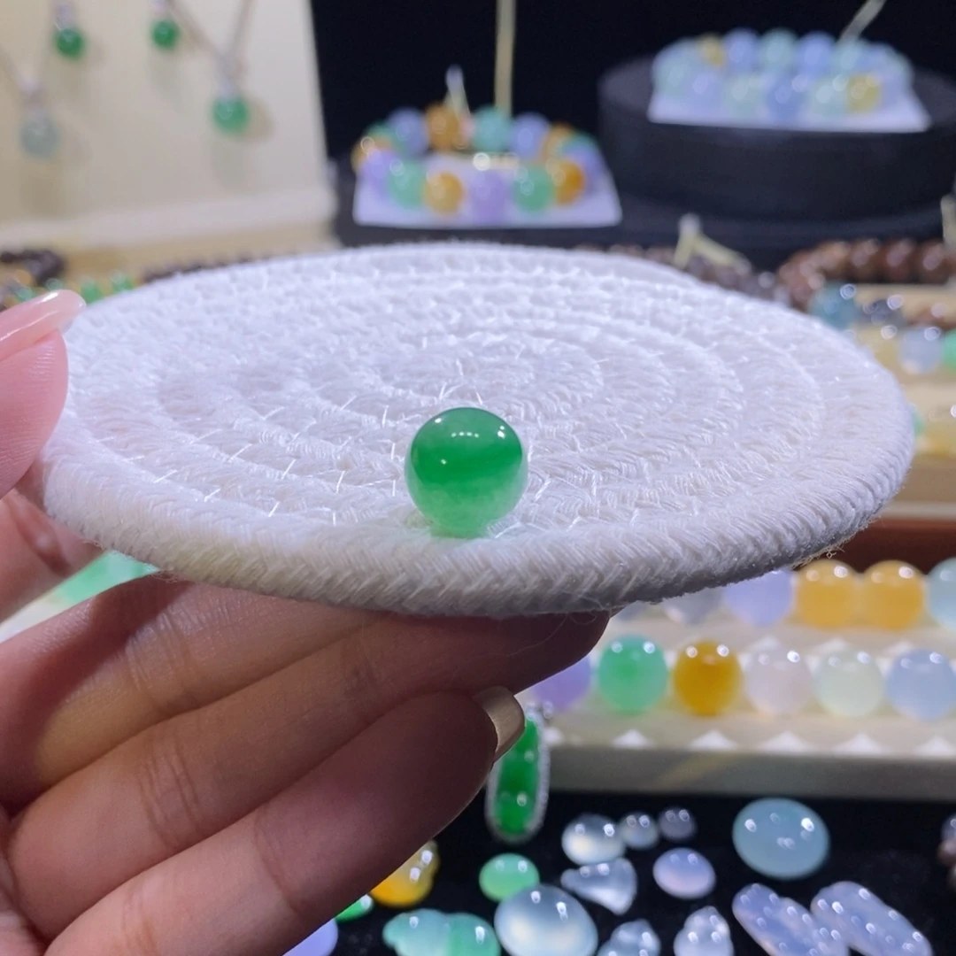 翡翠未镶嵌颈饰冰辣阳绿珠卡11.2