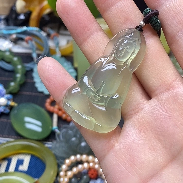 蛇纹石玉未镶嵌颈饰