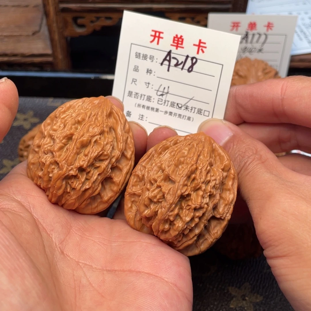 吊坠桃核文玩核桃