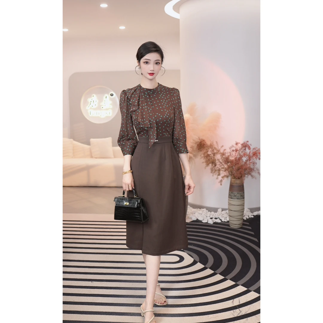 2025夏季新款【7466】咖色茶歇裙女港风复古收腰显瘦百搭设计连衣裙