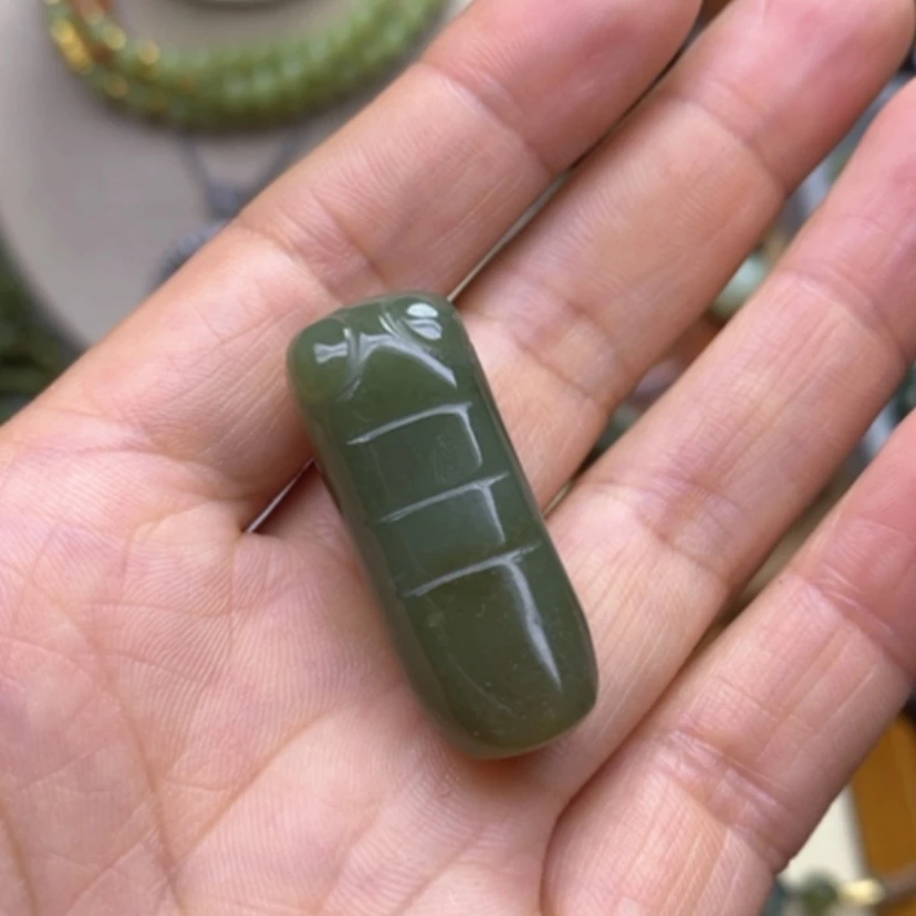 【闪购商品】未镶嵌岫岩老玉（透闪石质玉）挂件