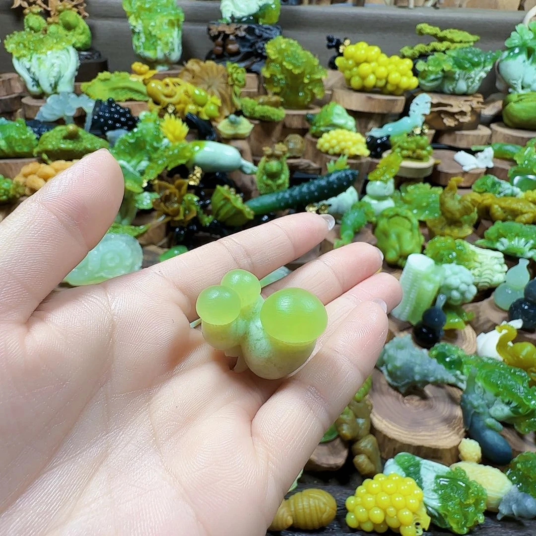 蛇纹石玉未镶嵌摆件