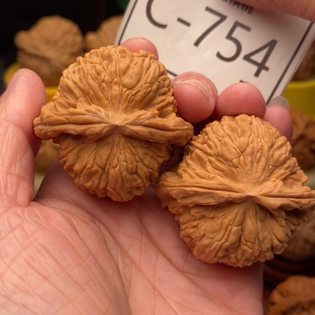 文玩核桃把件闷白44