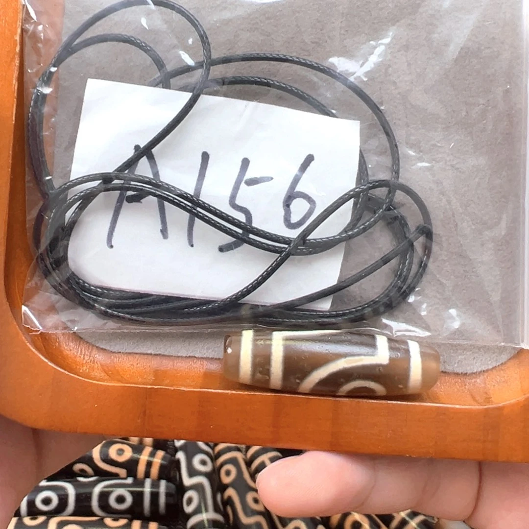 玛瑙/玉髓颈饰未镶嵌微瑕微带石纹特价处理品 送绳