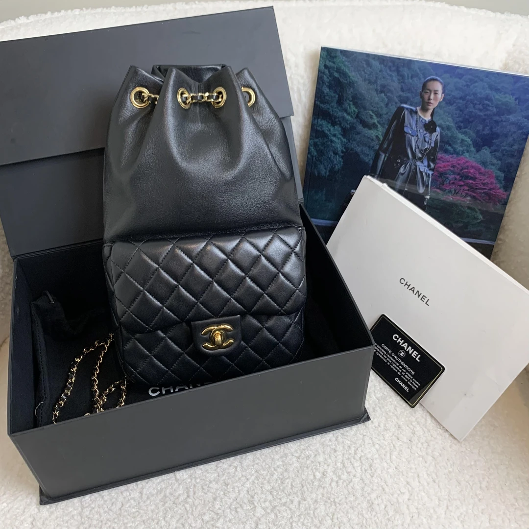 99新 Chanel/香奈儿 壹臻/黑金羊水桶双肩包 23开88470025
