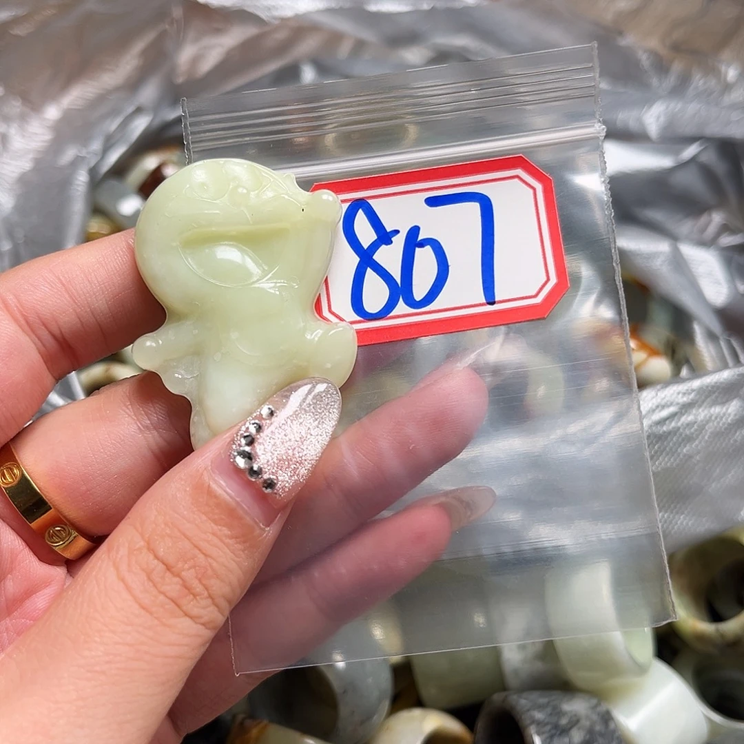 蛇纹石玉未镶嵌珠宝奇石