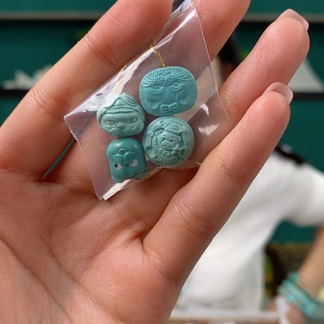 绿松石未镶嵌珠宝奇石