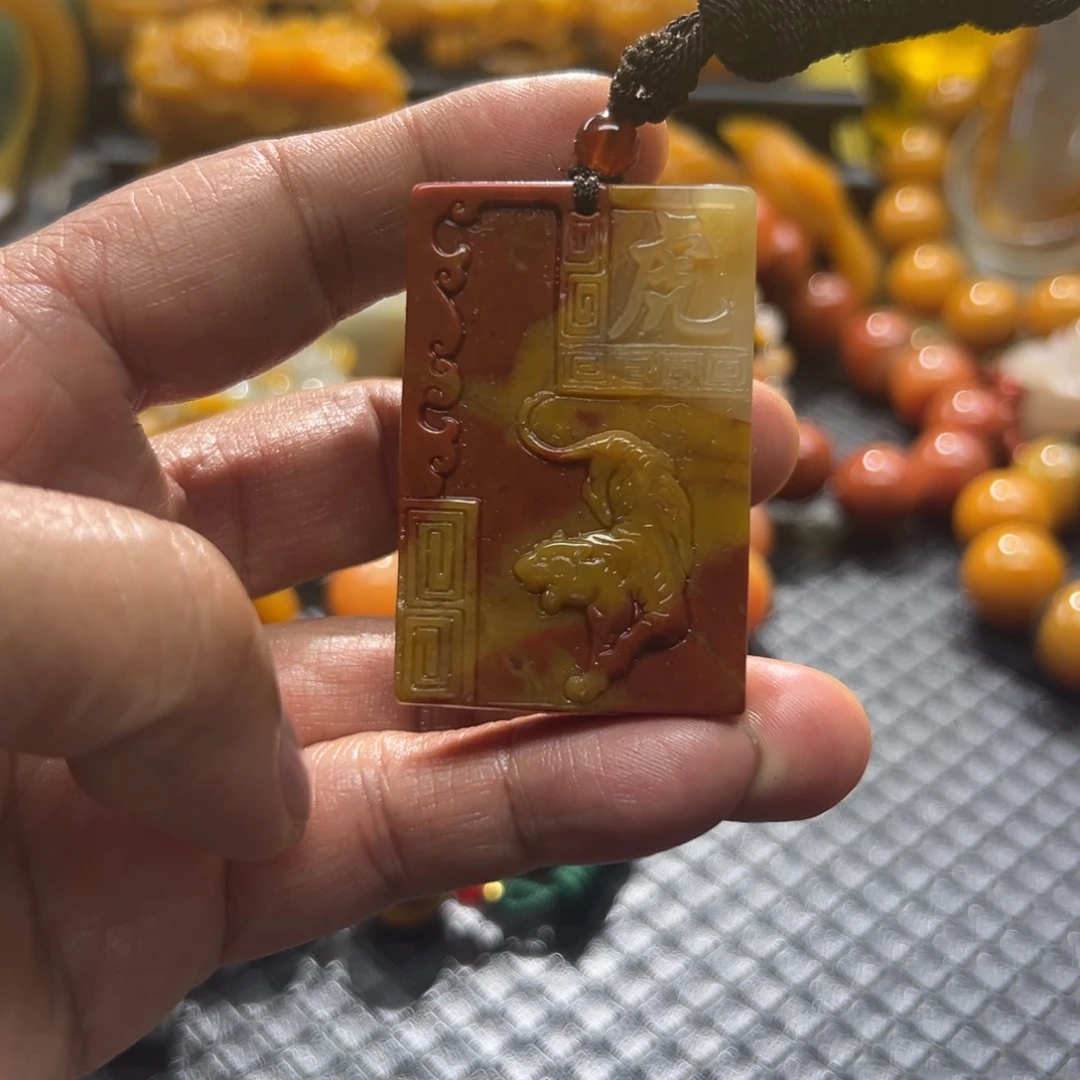 石英质玉未镶嵌颈饰