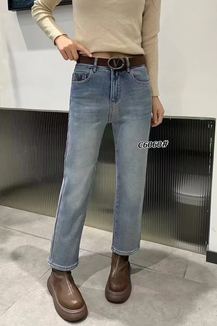 城中鸟6060浅蓝色加绒加厚超柔复合绒烟管裤小直筒女裤
