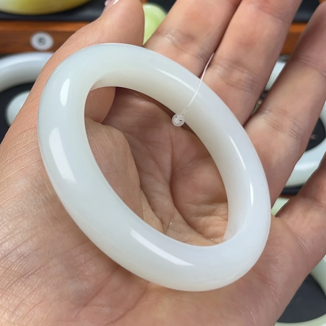 和田玉手镯未镶嵌54.55俄