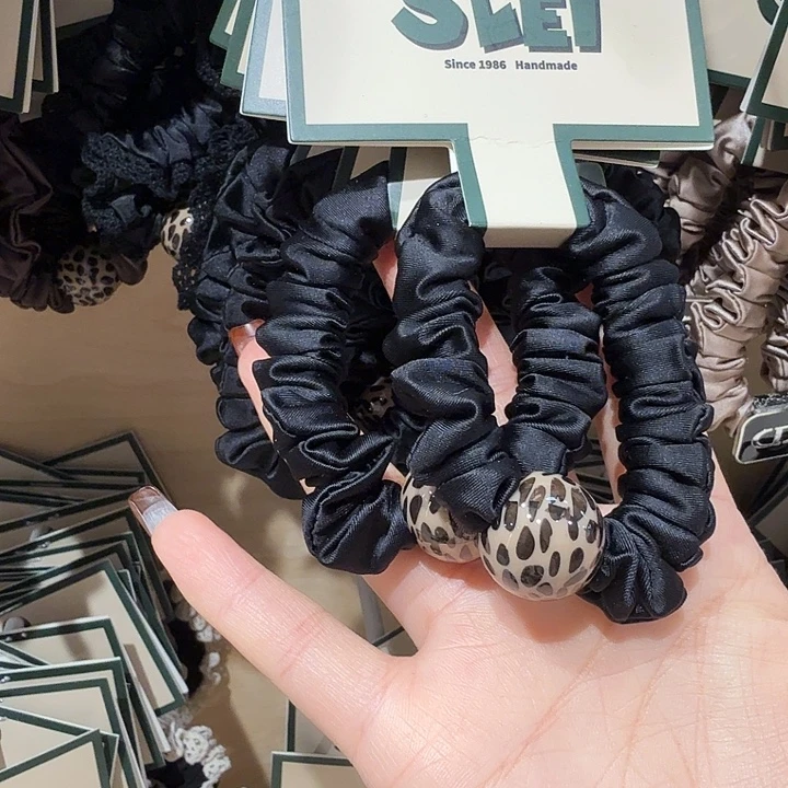 铁合金皮质黑色豹纹珠面膜6