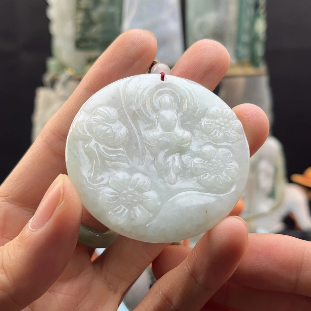 翡翠未镶嵌颈饰悟道